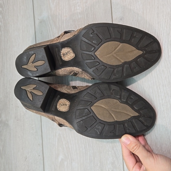 Born Women Ankle Leather Heels Boots shoes sz 8 - Picture 9 of 10